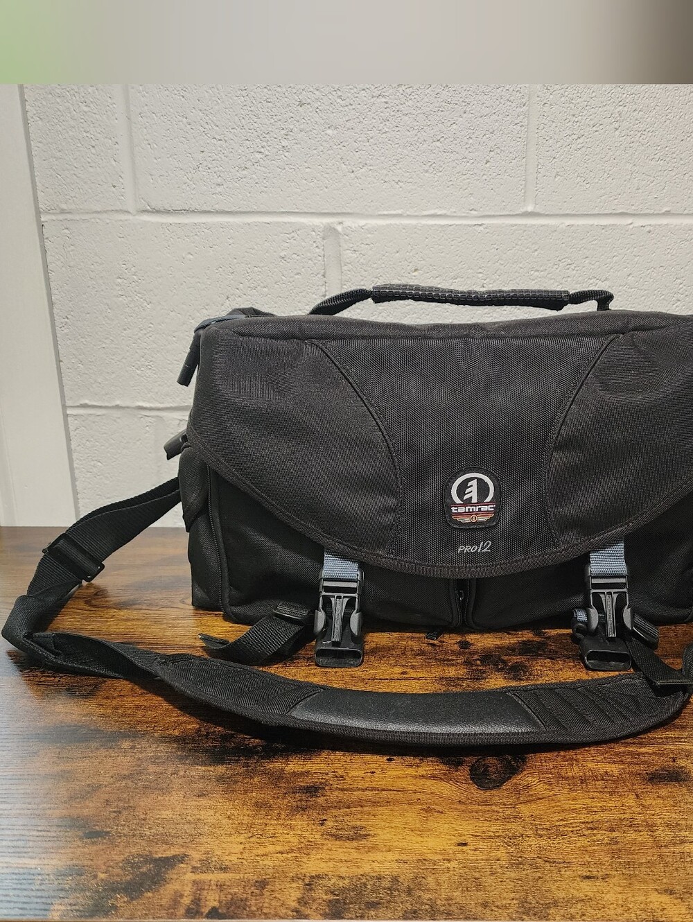 Tamrac Pro 12 Black Camera/Shoulder Bag